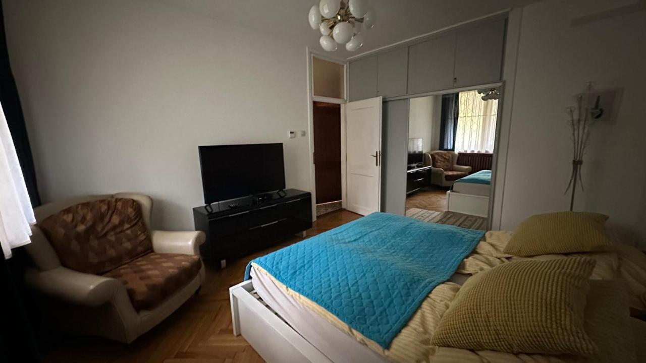 Cosy Apartman In Green Buda Budapest Ngoại thất bức ảnh
